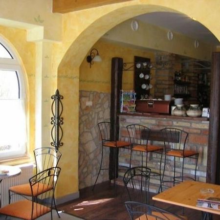 Sziget Hotel&Restaurant Tarjan Bagian luar foto