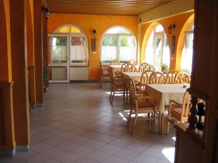 Sziget Hotel&Restaurant Tarjan Bagian luar foto